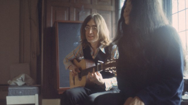 Rolling Stone John Plays For Yoko