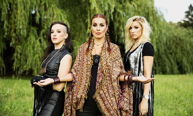 3rdEyeGirl-emleft-to-righ-014